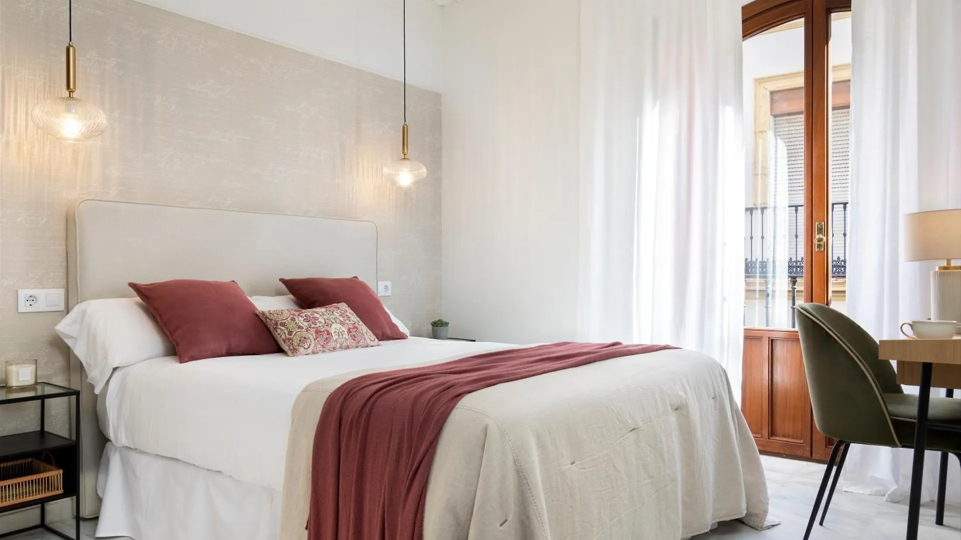 Hernando Colon Luxury Duplex Seville Apartment